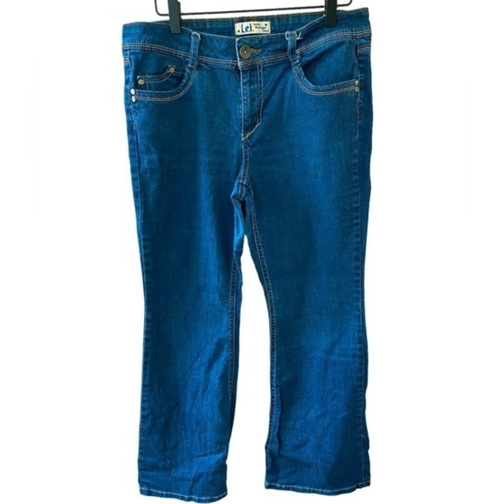 LEI juniors Sophia hip hugger flare medium wash jeans size 11